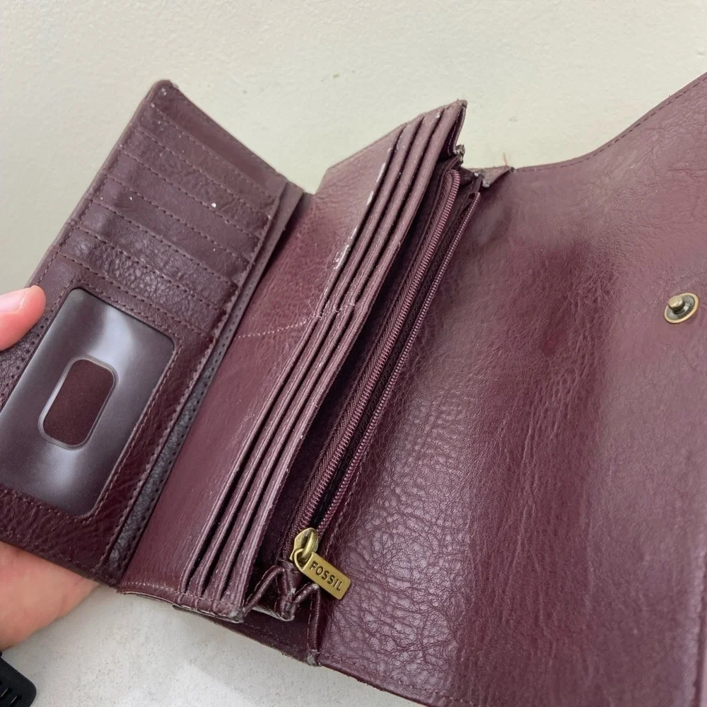 Fossil Logan RFID flap claret red full size Wallet Multicolor Studded